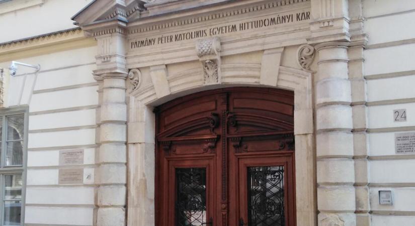 Perre megy az ideológiai okok miatt kirúgott egyetemi oktató