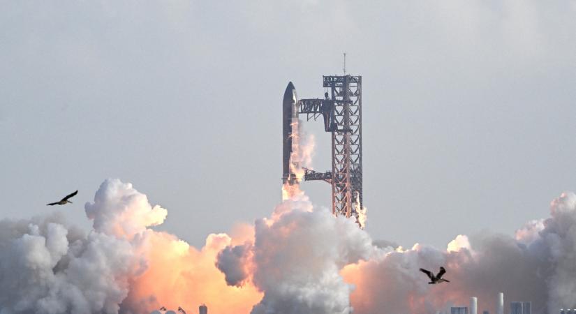 Sikeres tesztrepülést hajtott végre a Starship