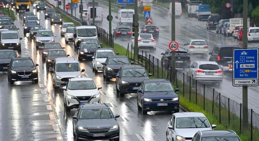 Elegük lett az európai autógyártóknak: szó sem lehet a robbanómotorok betiltásáról