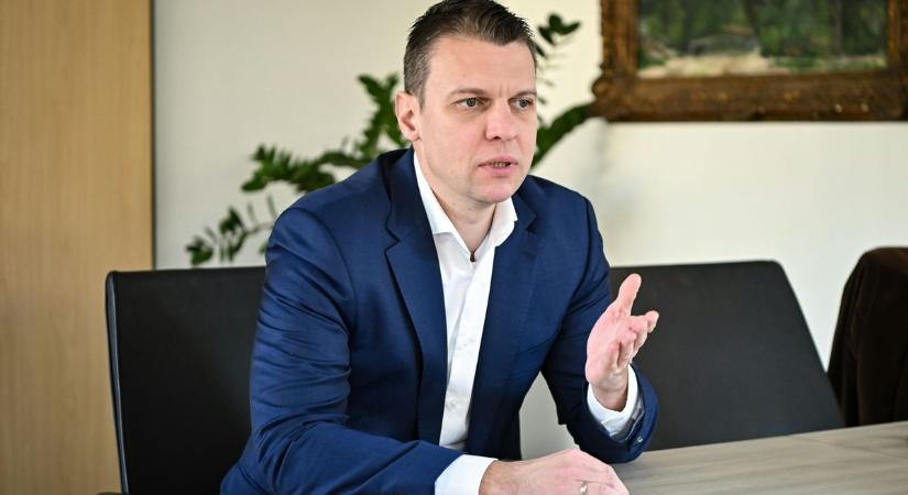 Menczer Tamás: a Momentum a magyarok helyett bármikor az ukránokat választja