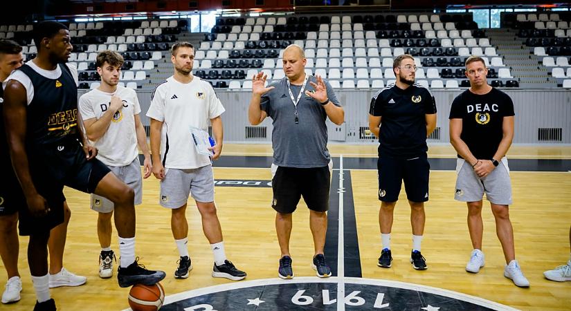 Férfi kosárlabda: jön a DEAC négycsapatos felkészülési tornája, a belépés ingyenes!
