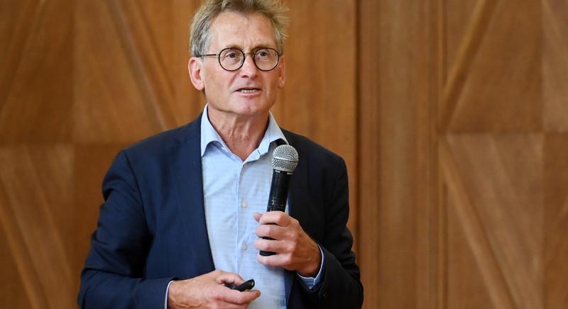 Nobel-díjas kémikus nyitotta meg a kiroptikai spektroszkópia nemzetközi konferenciáját a Debreceni Egyetemen