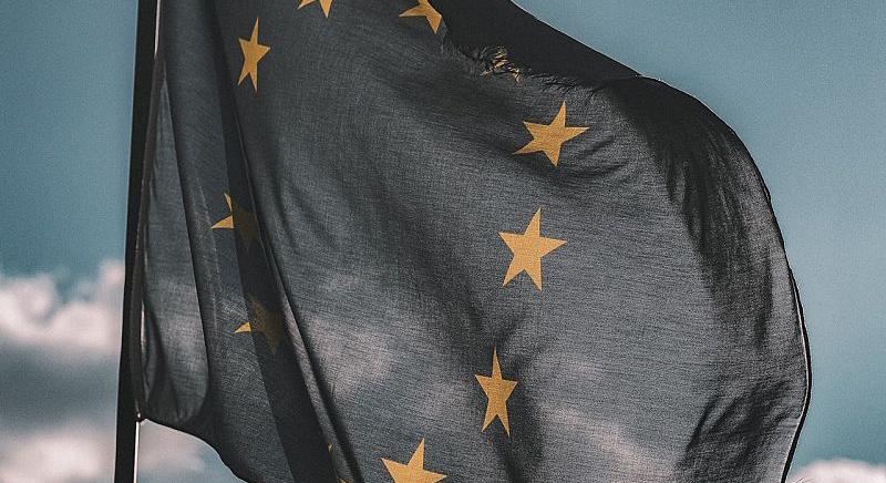 Az európai autógyártók szerint tarthatatlan az EU-s klímavédelmi cél
