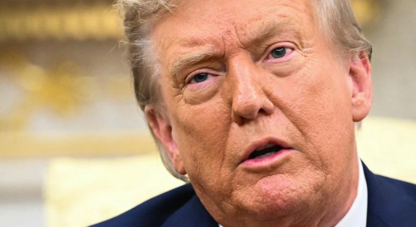 Életbe lépett Trump Indiára kivetett 50 százalékos büntetővámja