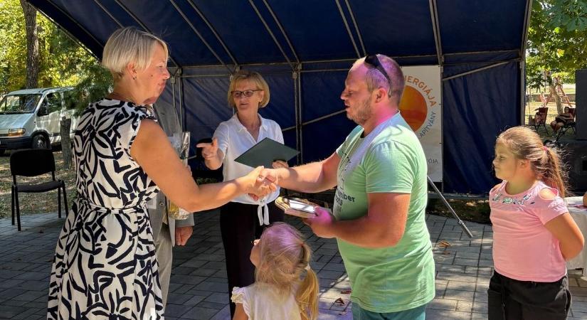 Példás közösség: rekordszámú tulajdonos indult a Jó gazda, szép porta versenyen Dunatetétlenen – képekkel