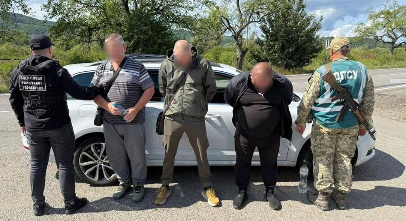 Kárpátalján elfogtak egy embercsempészt két kliensével