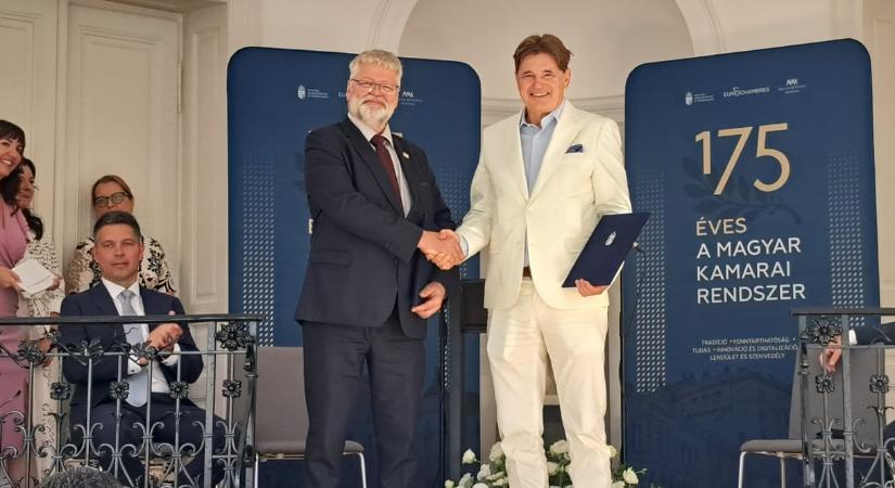 Jön a 175 forintos érme, ünnepel az Iparkamara