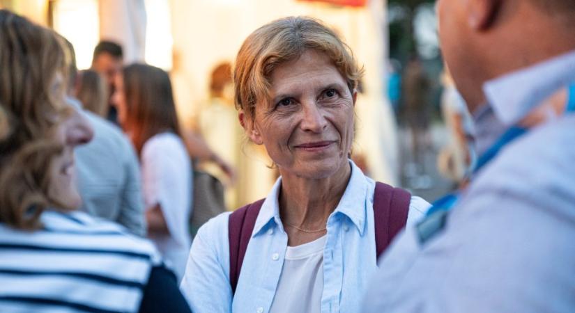 A miniszterelnök feleségének az unokaöccse is szépen keres az ingatlanbizniszből