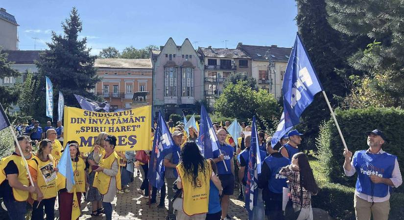 Részben érti a pedagógusok elégedetlenségét a Maros megyei prefektus