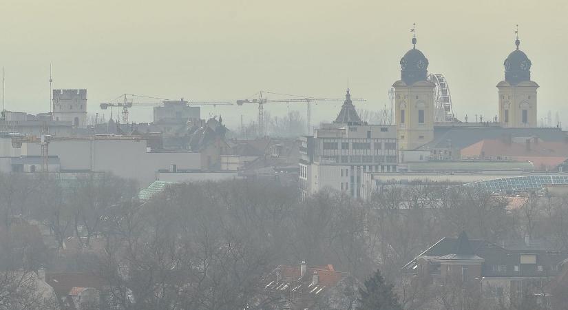 Szaharai por, szárazság és erős széllökések várhatók csütörtökön