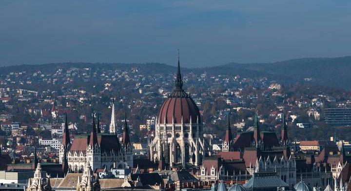 Lezárják Budapest egyik legfontosabb utcáját, a buszokat se engedik be