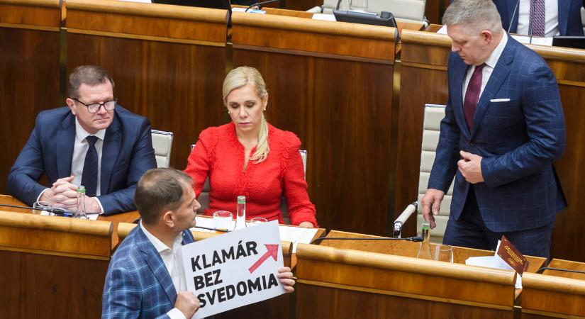 Kevesebb szövegelés a parlamentben? Szabályoznák a felszólalások idejét