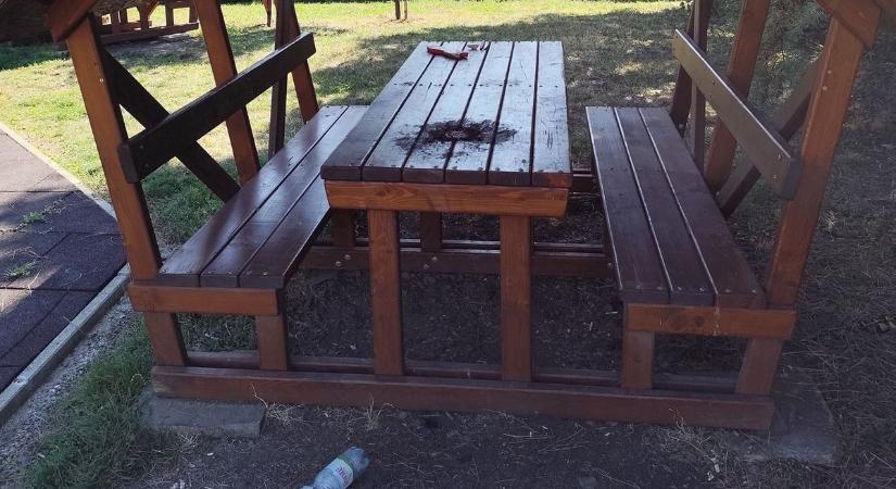 A nevenincs "terminátorok" megint "megtaláltak" egy játszóteret Hevesben
