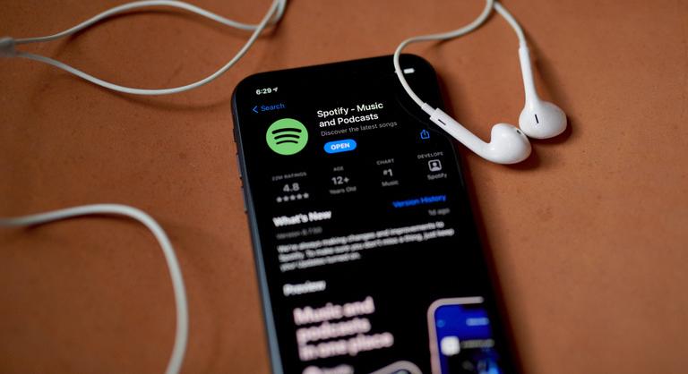 Hatalmasat újít a Spotify, bárkinek küldhetünk üzenetet az alkalmazásban