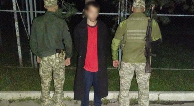 Kárpátalján őrizetbe vettek egy cseh állampolgárt, aki illegálisan lépte át a szlovák–ukrán határt