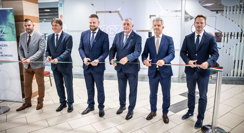Új, kibővített irodát nyitott a VOSZ a Békés vármegyei vállalkozásokért
