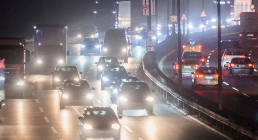 Döntött Magyarország V4-es szövetségese, itthon is ez lesz: szeptember végétől 150 km/h-val lehet közlekedni egy nagyon fontos autópályán – kiderültek a szabályok