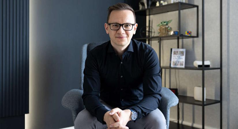 Van kiút a rövid távú gondolkodás csapdájából – Interjú dr. Meskó Bertalan orvosi jövőkutatóval