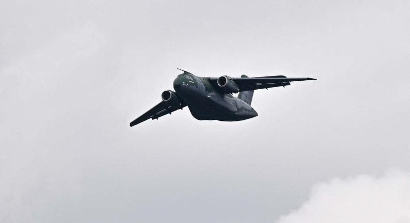Pont olyan óriási katonai gépet akarnak venni, mint Magyarország, most kitört a botrány a NATO-tagállamban: különös gyanú támadt bennük, hogy ez csapda