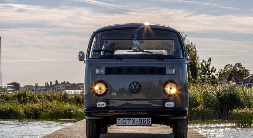 A legmenőbb esküvői járgányt alkotta meg a katonai mentőből a fehérvári VW-rajongó – fotóval, videóval