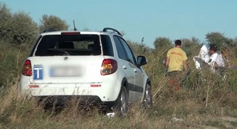 Vízbe csúszott az autó, tragédiával végződött a rossz mozdulat