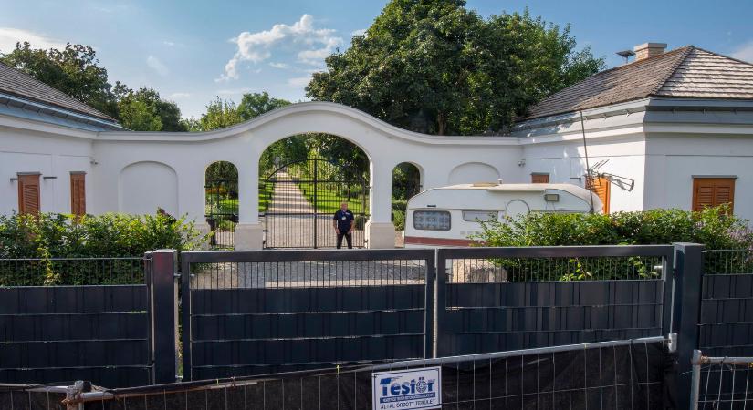 Átnevezték Hatvanpusztát, elképesztő nevet aggattak rá a közösségi terekben, a hozzá készült videót pedig százezrek nézték már meg