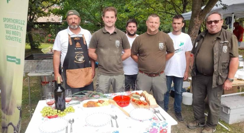 Díjnyertes lecsós harcsa - Andrásfa után Celldömölkön főznek a horgászok (fotók)