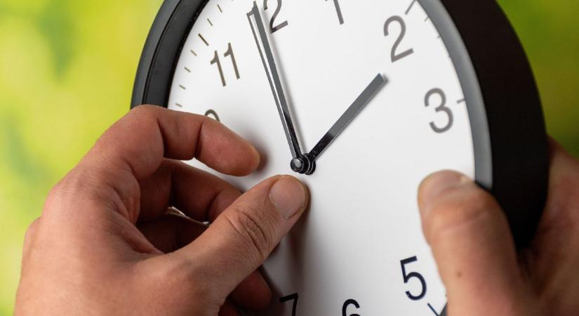 Idén rendkívül korán kell visszaállítani óráinkat