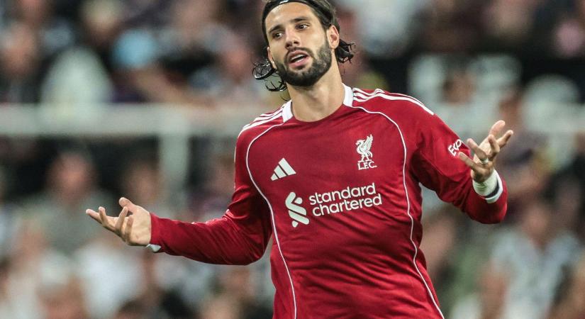 Itt a vége, óriási változás Liverpoolban Szoboszlai körül, izzik a levegő, most a saját csapattársa tudatta a változást vele