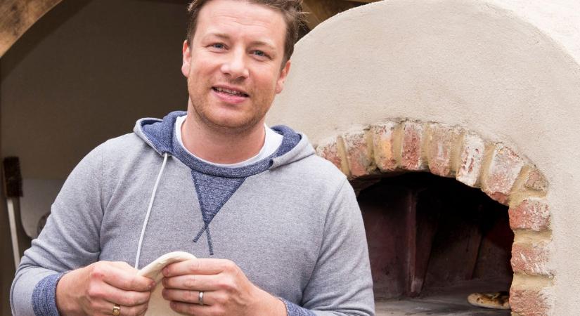 Vékony, ropog, mennyei: így készül Jamie Oliver tökéletes pizzatésztája