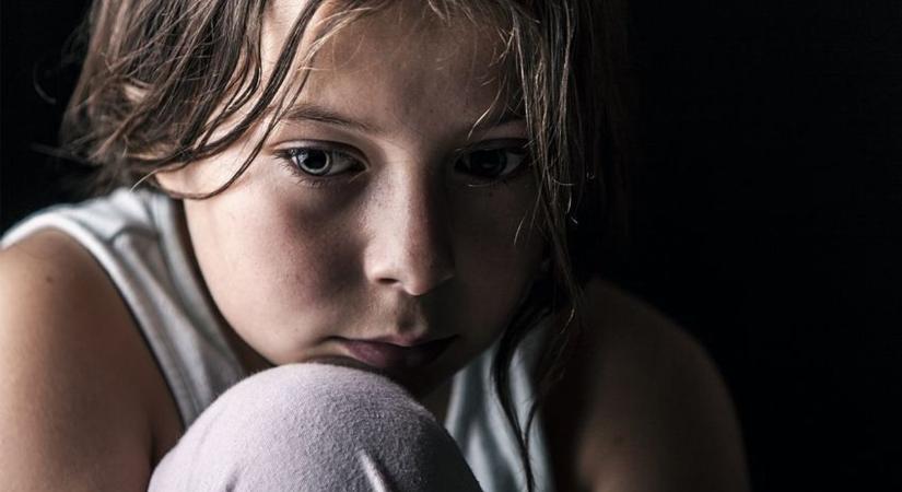 Erre már tényleg nincsennek szavak: 9 éves unokahúgát molesztálta a huszonéves férfi