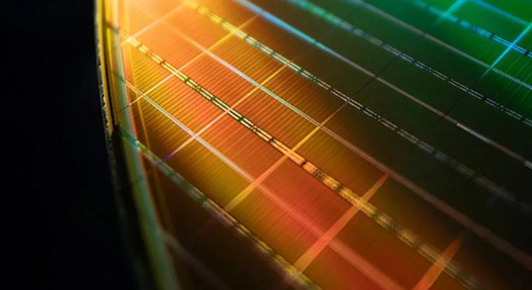 Áttörés a memóriában: megszületett a 120 réteges 3D DRAM