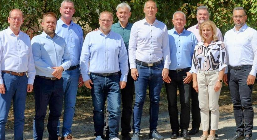 Szoros kapcsolatban a megyei jogú városok érdekében