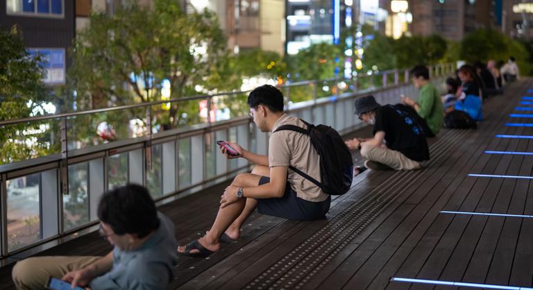 Kétórás korlátot vezetne be egy japán város az okostelefonok használatára