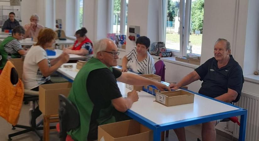 Vakvezető kutyával munkába járó IT-s, és siket-néma könyvelő is dolgozik az esélyegyenlőséget támogató cégnél