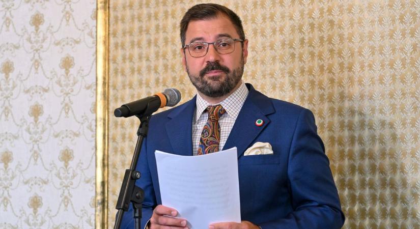 Ugyanez a forgatókönyv ismétlődik minden választás előtt