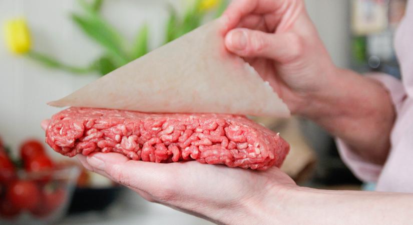 Ehető azért? Mit jelent, ha a darálthús kívül piros, belül barna?