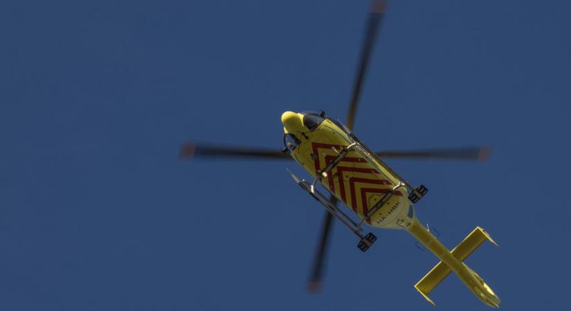 Frontális karambol történt Ráckevénél, mentőhelikoptert riasztottak a balesethez