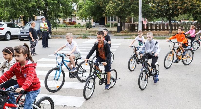 Elázhat az iskolatáska? Ilyen időjárás várható az iskolakezdés idején