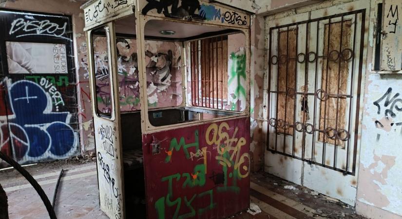 Hátborzongató urbex helyszín: nem mindenki mer belépni, szellemvasút az erdő mélyén – galériával