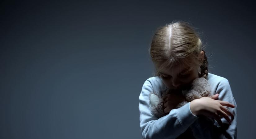 9 éves unokahúgát molesztálta a huszonéves férfi a somogyi kistelepülésen