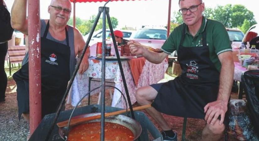 25 évvel ezelőtti áron adják a marhapörköltet, időutazás vár a deszki falunapokon!