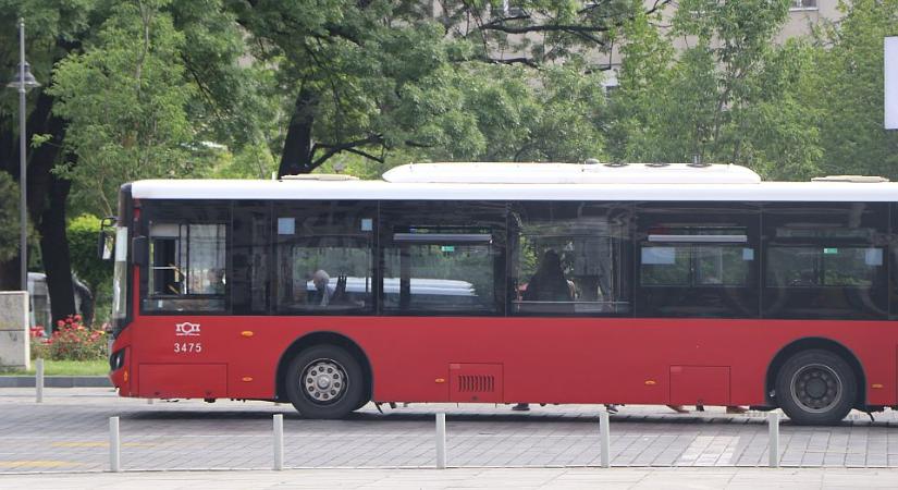 Városi busz gázolt halálra egy kislányt