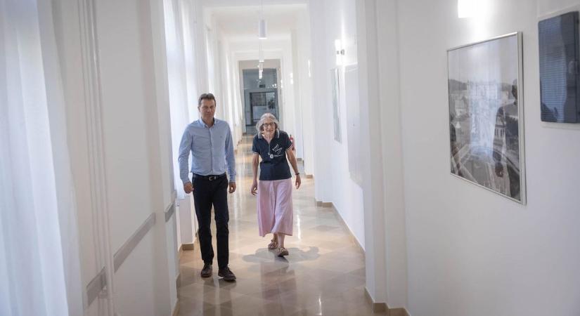 Pompás lett a 100 milliós beruházás: a gyerekek felújított helyiségben ebédelhetnek, s a folyosókra sem ismernek majd rá (galéria, videó)