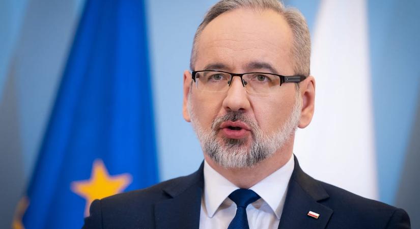 „Halál a hazaárulókra!” – összeverte két férfi a volt lengyel egészségügyi minisztert a Covid-lezárások miatt