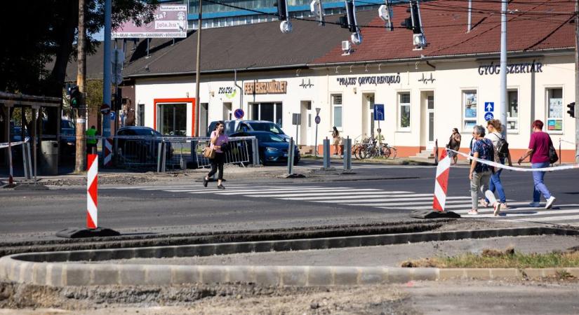 Egyszerre, mégis jó ütemben haladnak Debrecenben a nagy csomópontfejlesztések