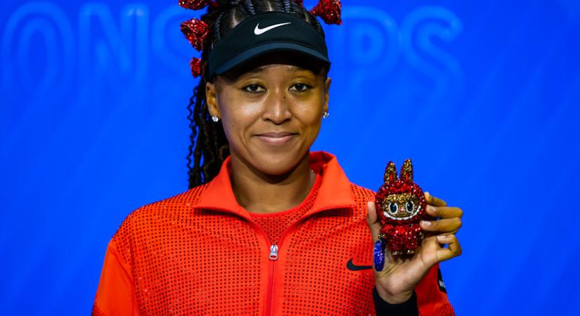 Naomi Osaka egy 24 karátos kabalát villantott a teniszpályán