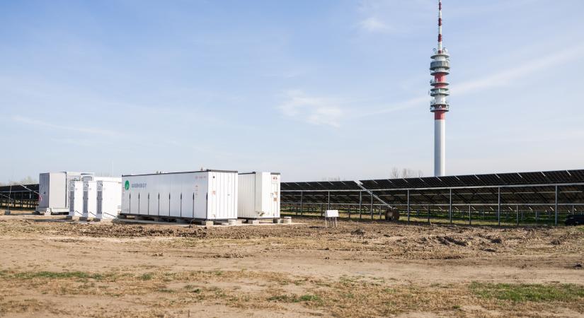 Világelső lett a magyar napenergia-arány, nagy szükség van energiatárolókra