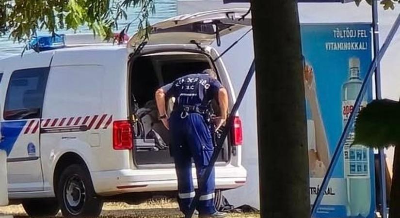Strandolók bukkantak egy idő nő holttestére a Balatonban