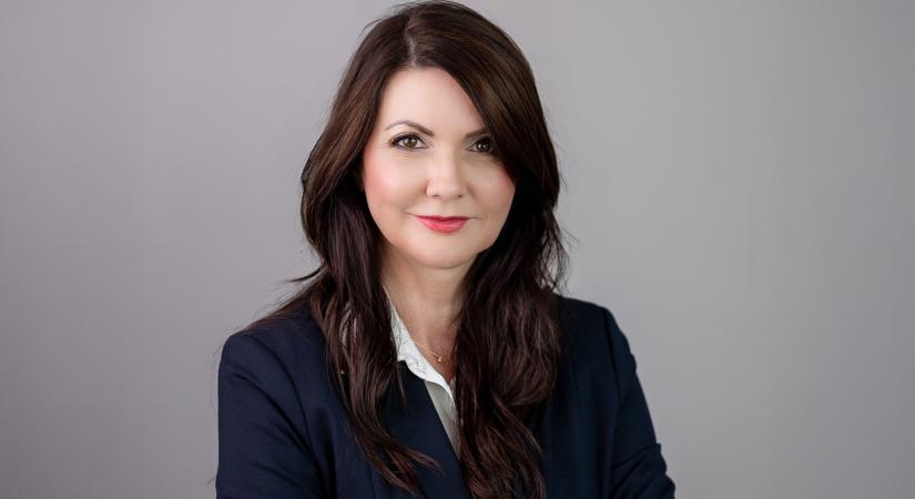 Soproni szűcs üzletből a nemzetközi boardokig: Kovács Ágnes, Coca-Cola HBC ügyvezető igazgatójának inspiráló karrierútja az Egyenlítő Podcastben
